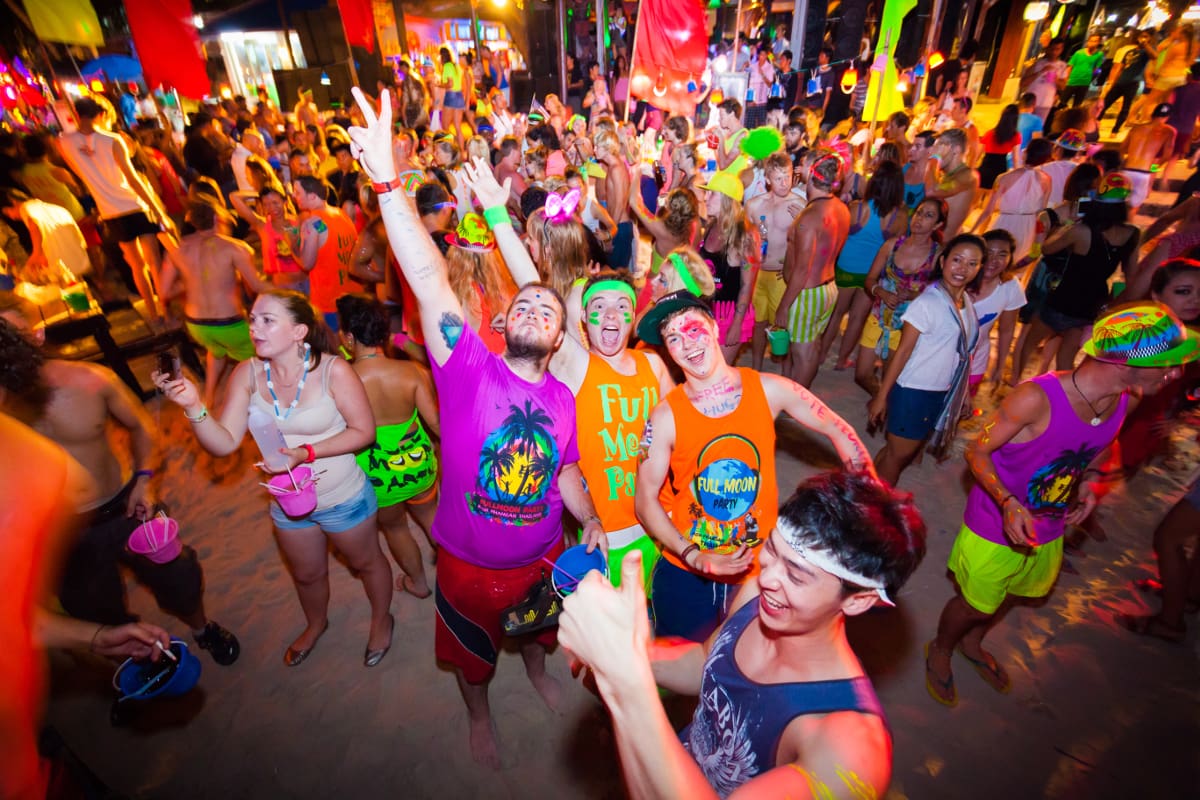 Best FullMoon Party (Koh Phangan) Travel Chill